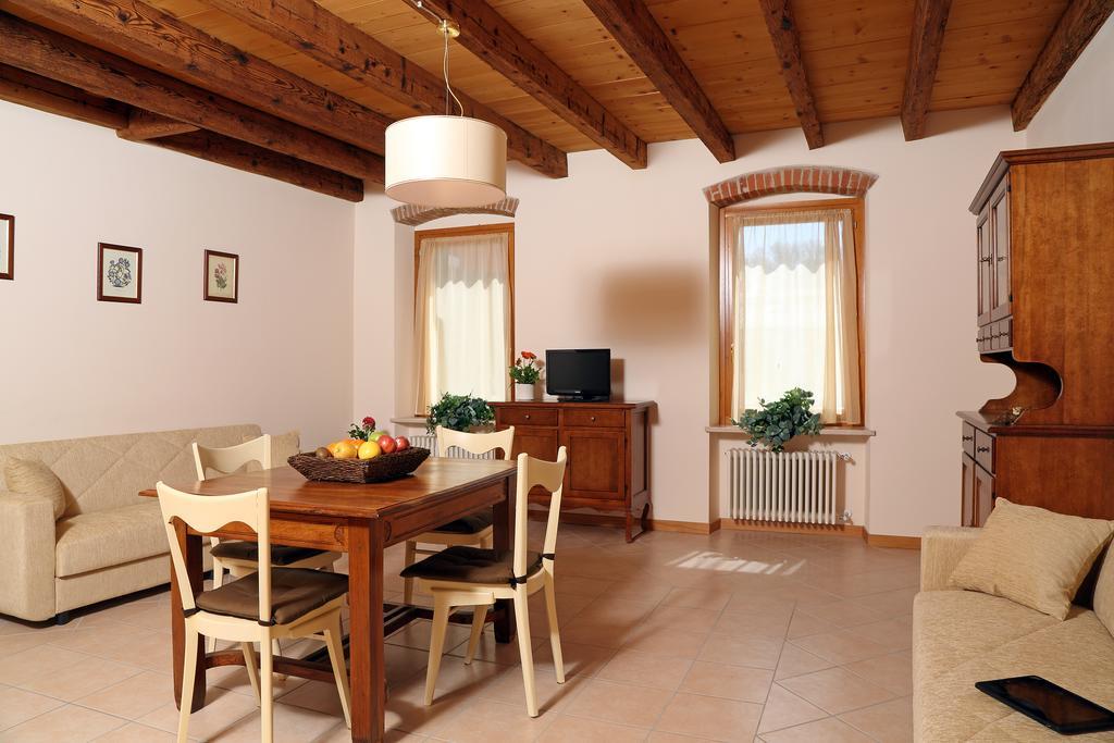 Residence Borgo Mondragon Lazise Zimmer foto