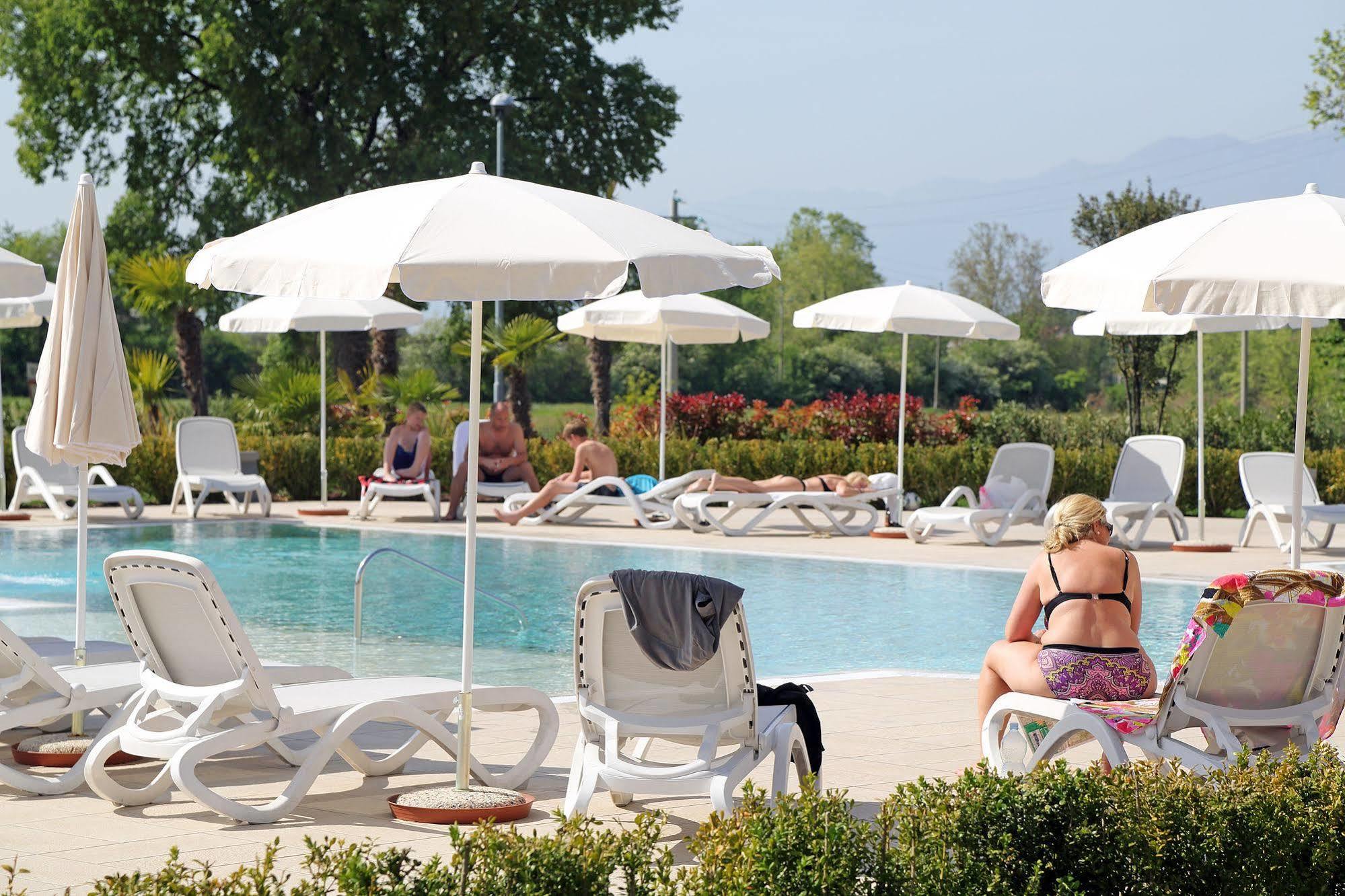 Residence Borgo Mondragon Lazise Exterior foto