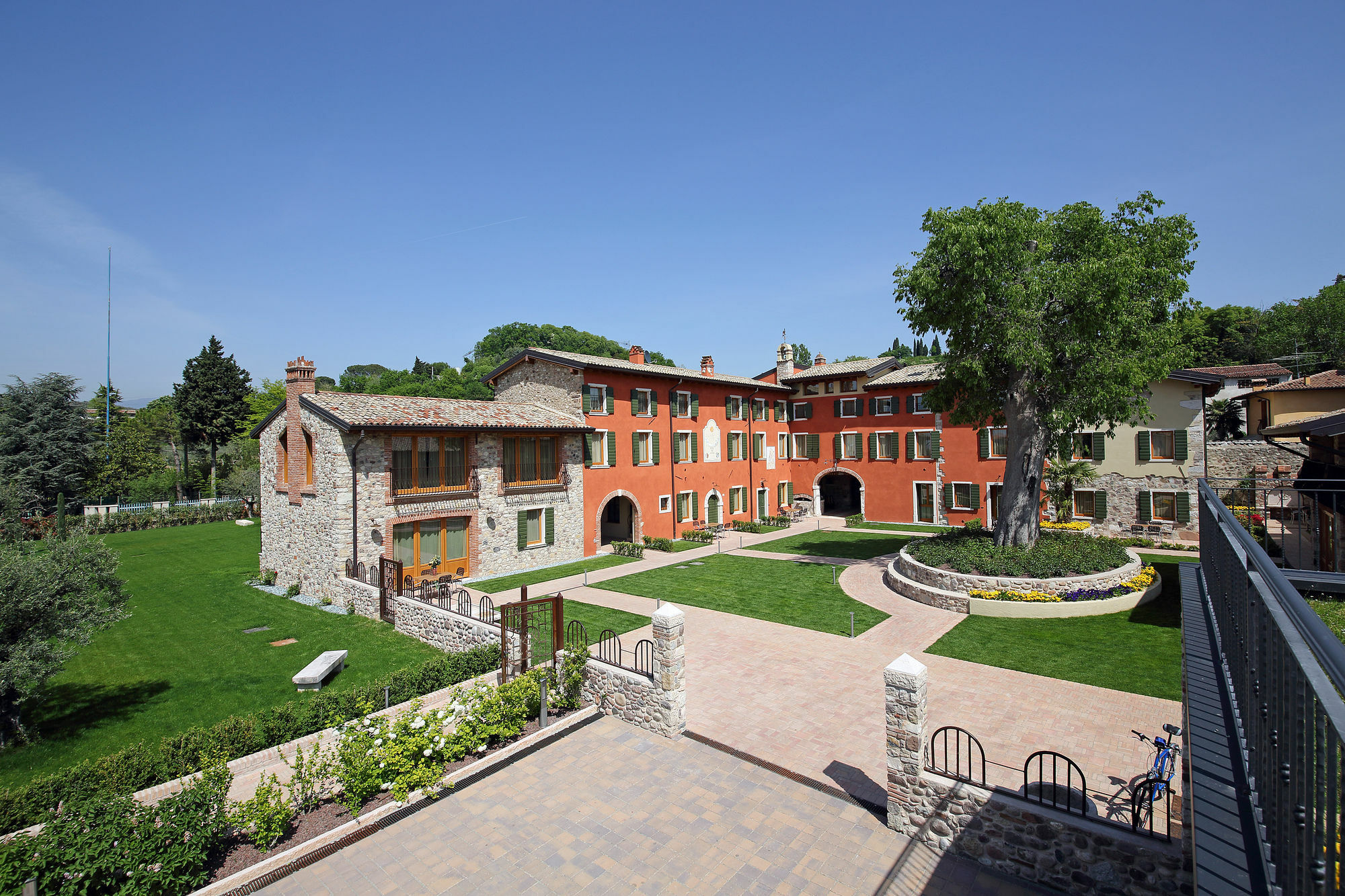 Residence Borgo Mondragon Lazise Exterior foto